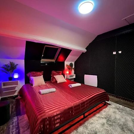 Red Love-Room / Balneo & Plus ! Souppes-sur-Loing المظهر الخارجي الصورة