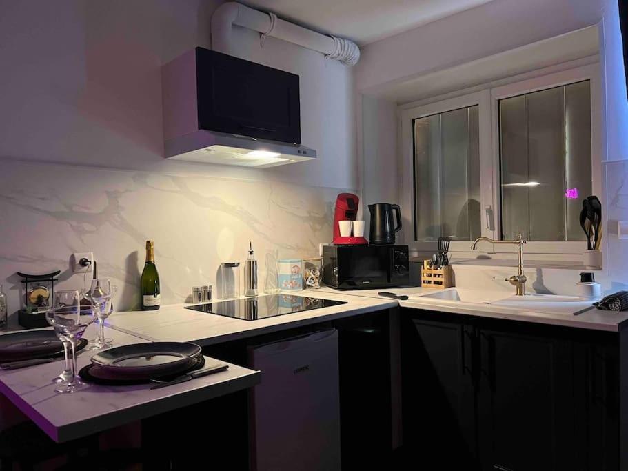 Red Love-Room / Balneo & Plus ! Souppes-sur-Loing المظهر الخارجي الصورة